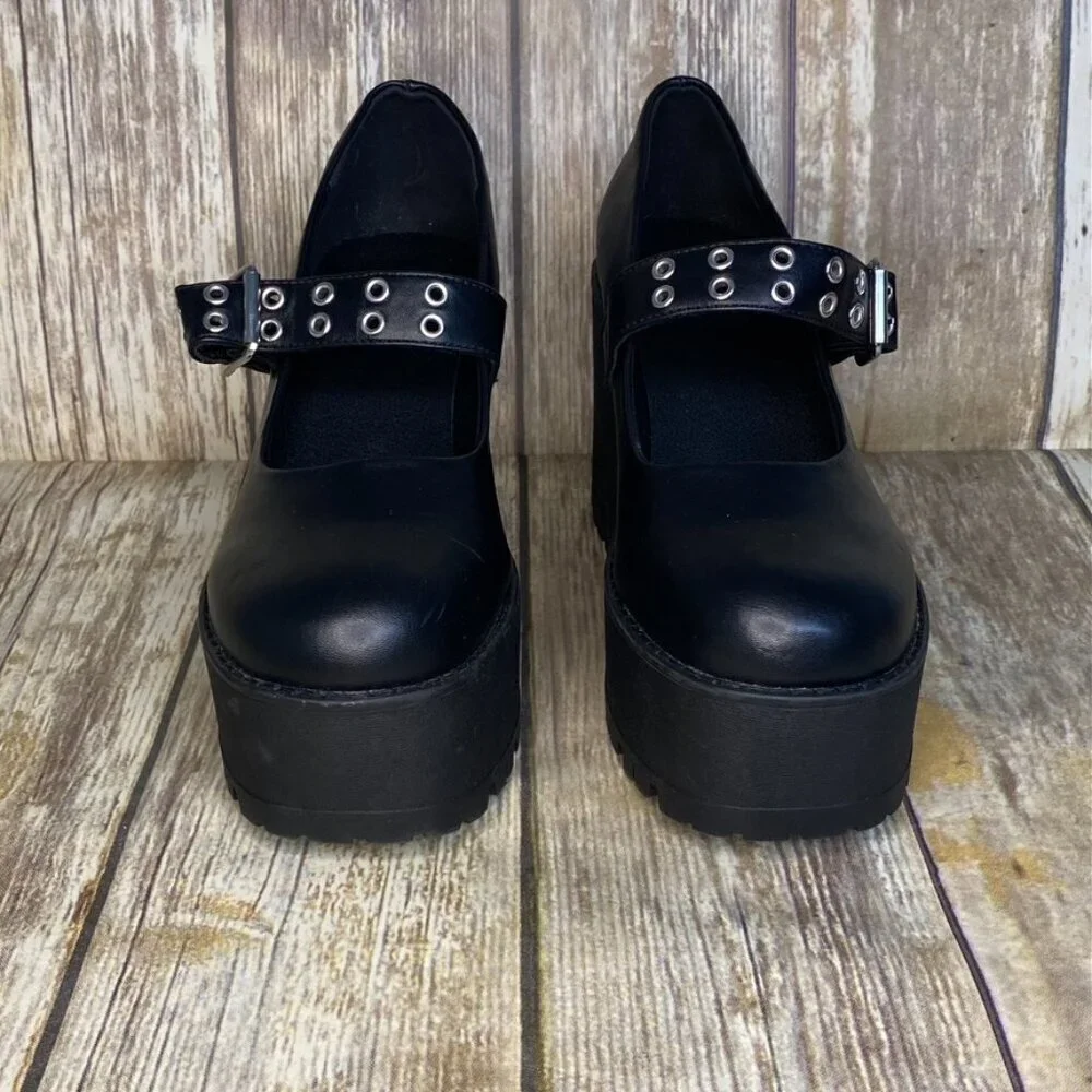 Gothic Y2K Punk Rock Chunky 2 in Platform 4 in Heel Women's size 9
